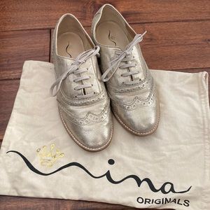 Champagne color leather brogue oxford shoes